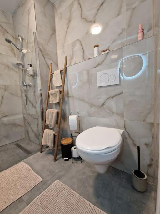 Apartman V Meste Bratislava Exterior foto